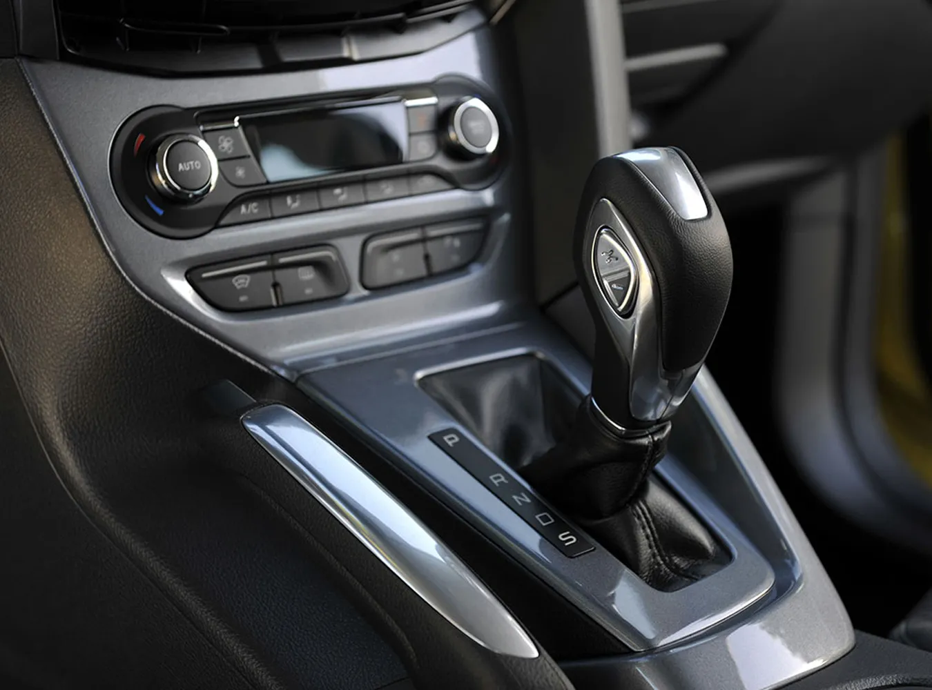 1827041-allnewfordfocus-019.jpg