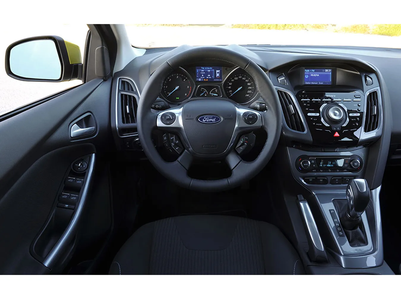 1827065-allnewfordfocus-021.jpg