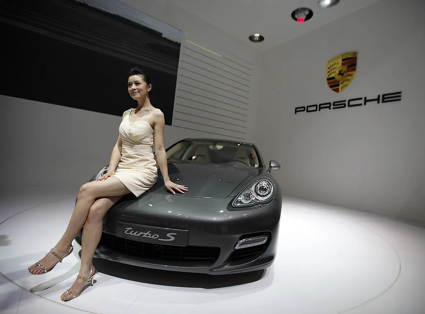 Cayenne z nowym dieslem, panamera z internetem 