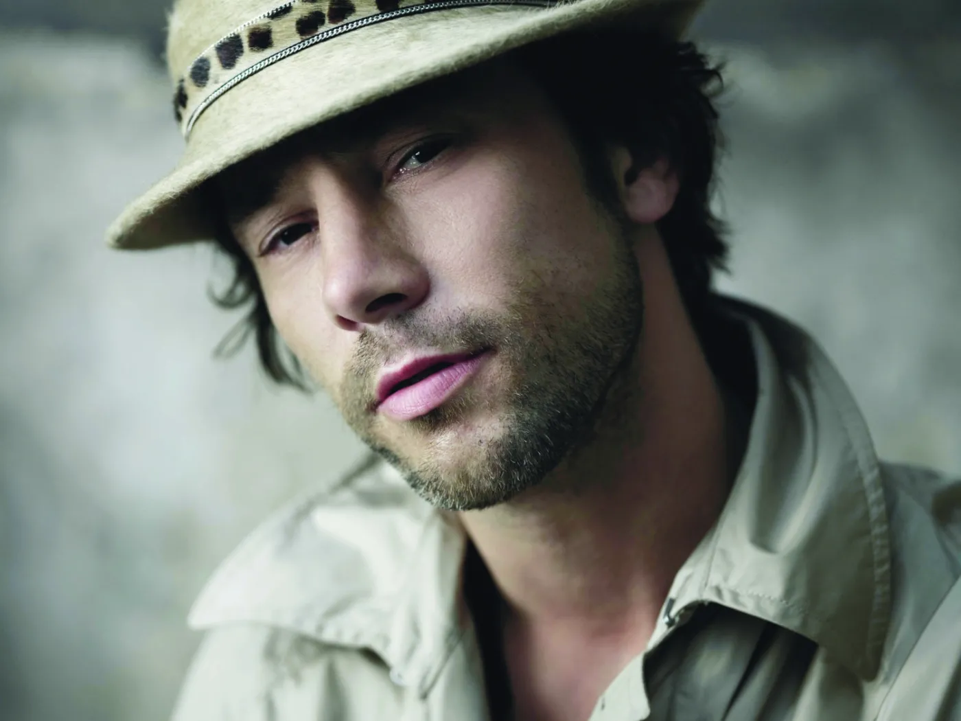 Po pięciu latach milczenia Jamiroquai wydaje nową płytę pełną retro funku – "Rock Dust Light Star" 