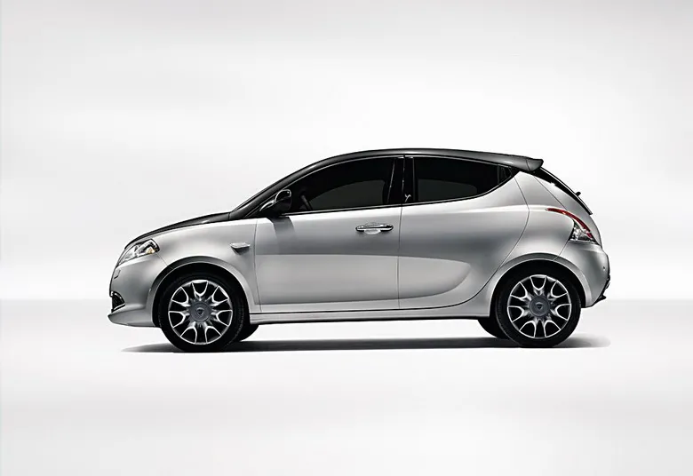 1930887-lancia-ypsilon-nowa-5.jpg