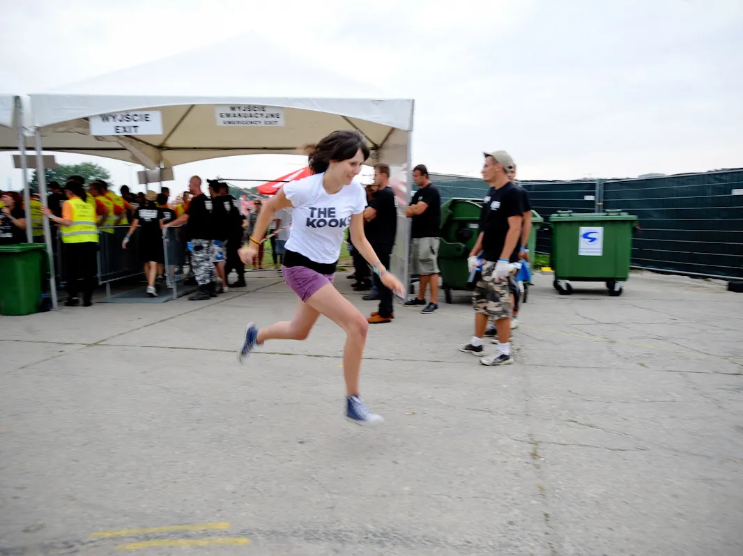 2393258-wejscie-na-festiwal.jpg