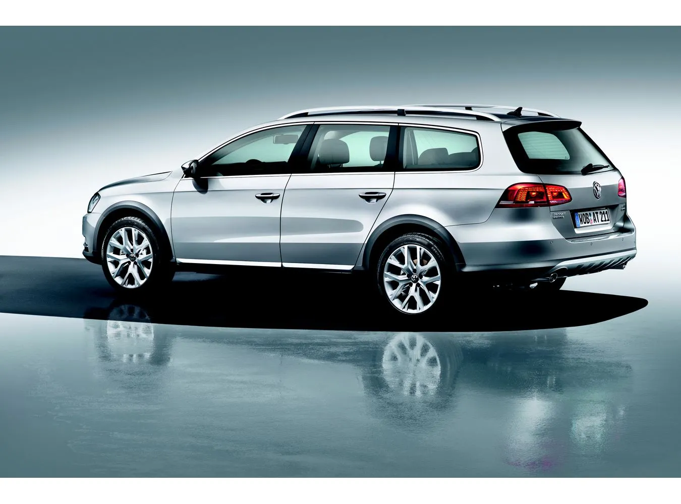 2777407-db2011au01552-large.jpg