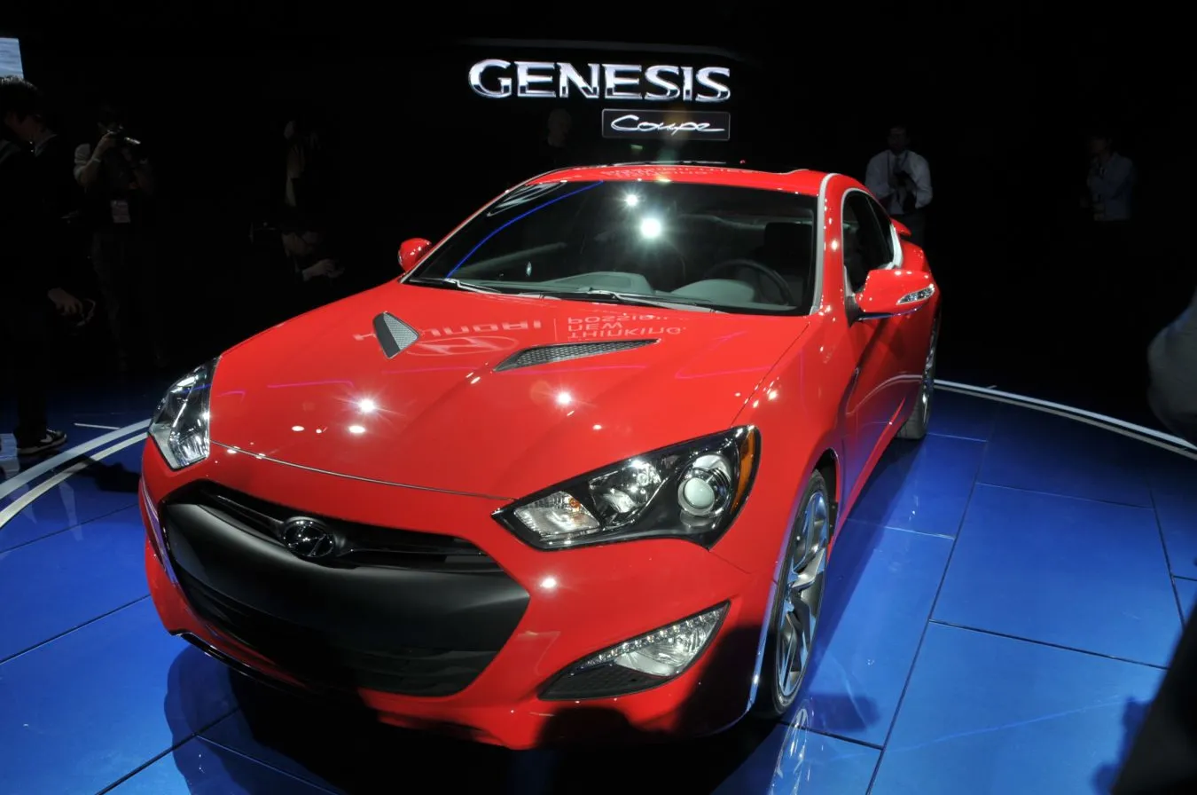 2943017-hyundai-genesis-coupe.jpg