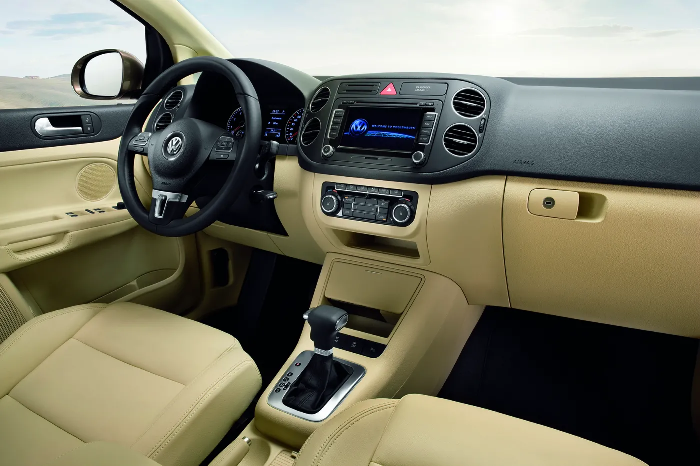 2956176-volkswagen-golf-plus.jpg