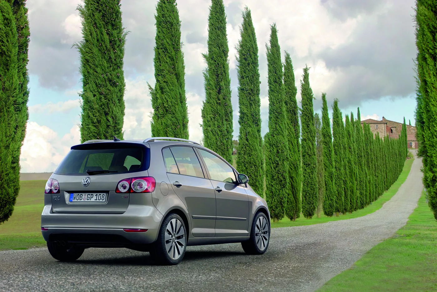 2956230-volkswagen-golf-plus.jpg