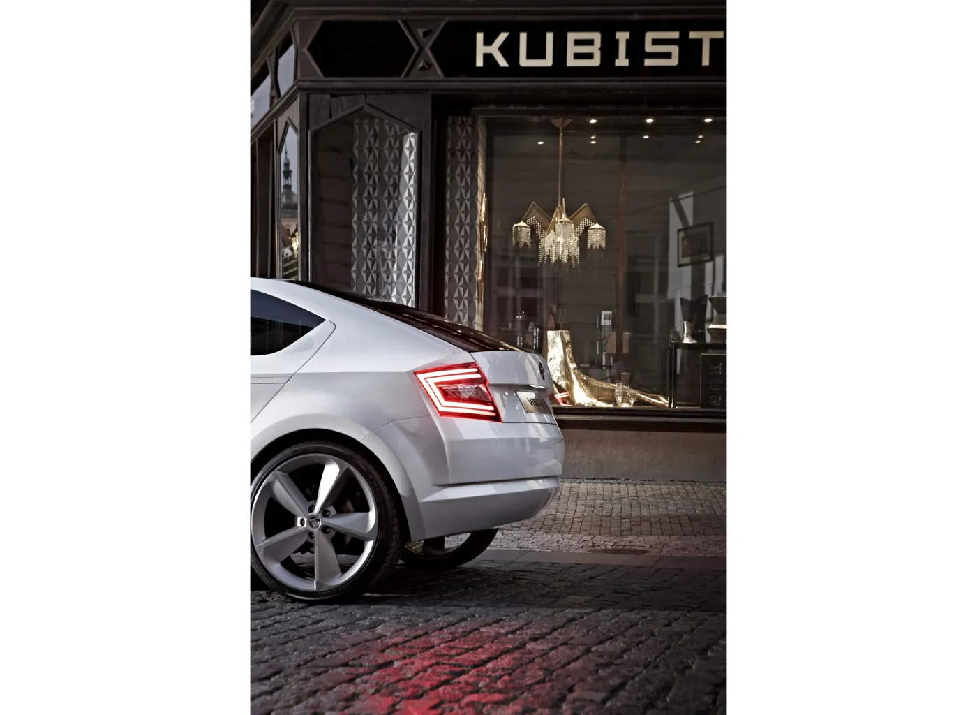 2836712-skoda-visiond-main-10.jpg