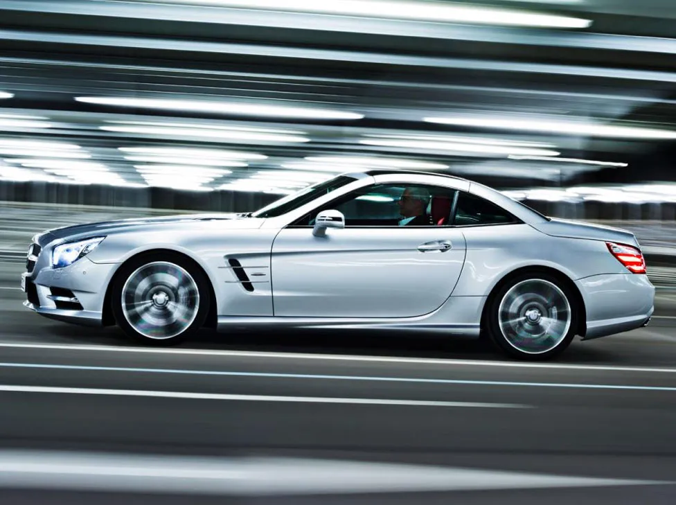 2858535-07-2012-mb-sl-leak2.jpg