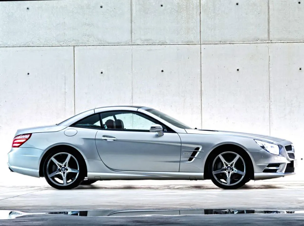 2858643-10-2012-mb-sl-leak2.jpg