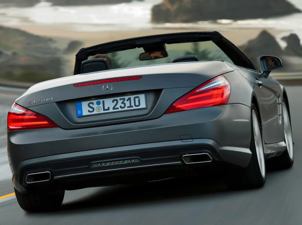 2858859-15-2012-mb-sl-leak2.jpg