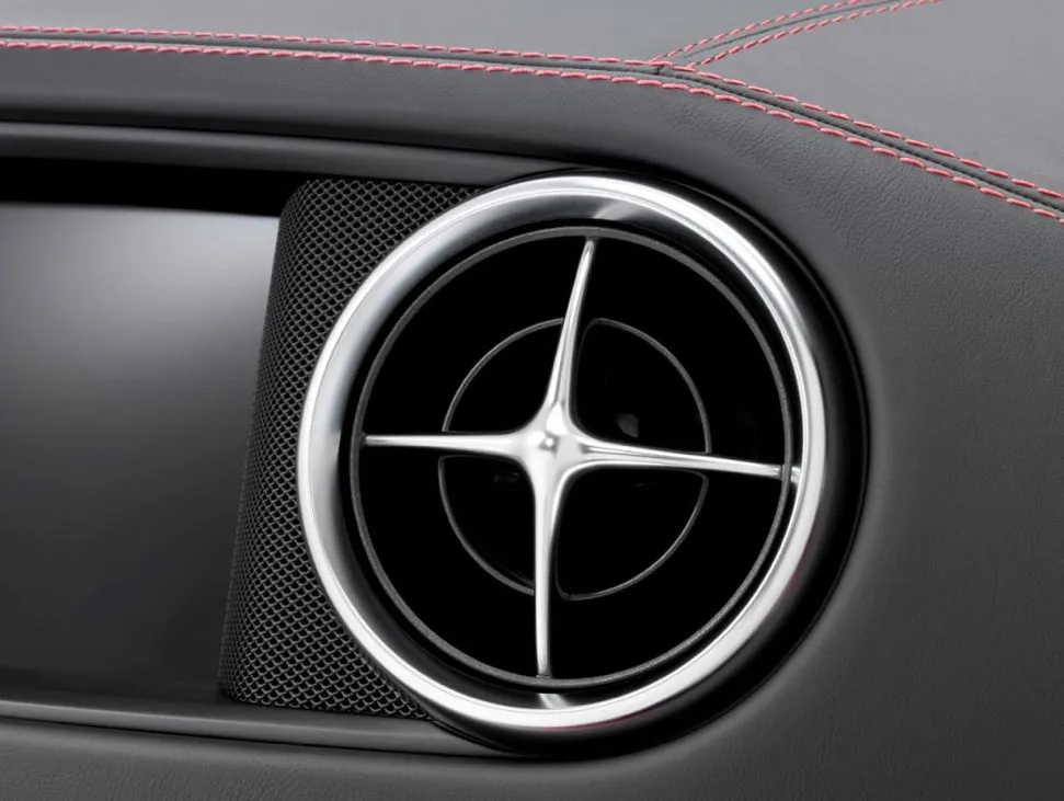 2859615-33-2012-mb-sl-leak2.jpg