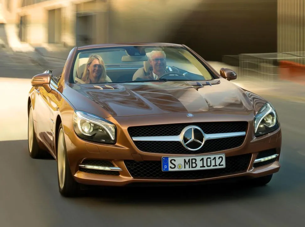 2859156-23-2012-mb-sl-leak2.jpg