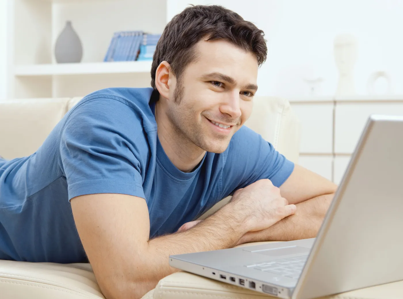 2861139-serfuj-po-internecie.jpg