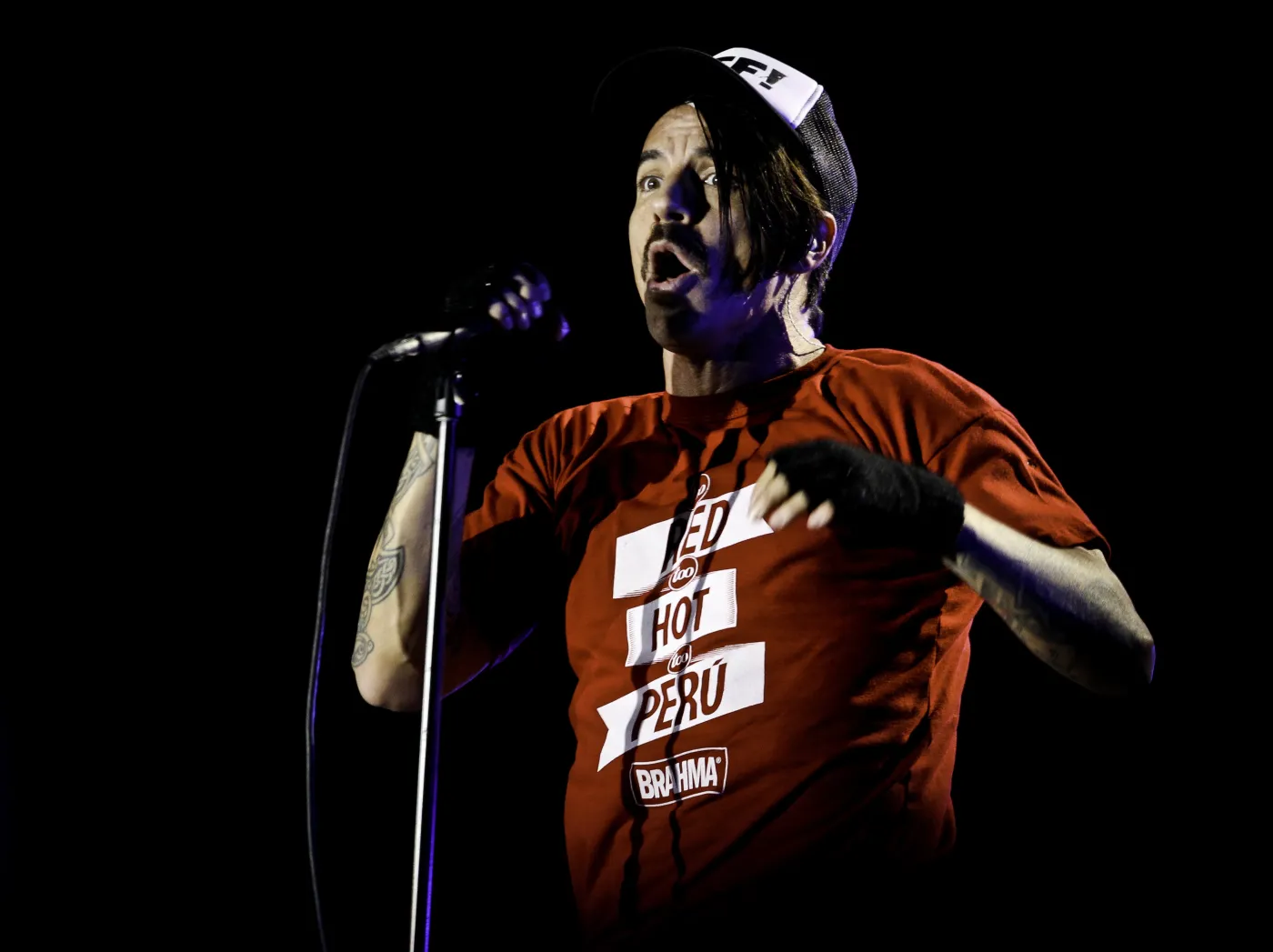 2532008-red-hot-chili-peppers.jpg