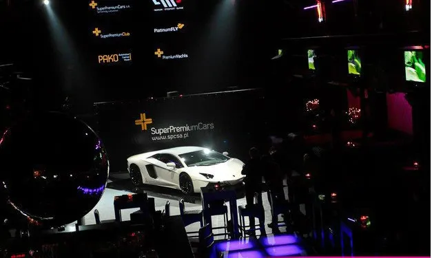 3308755-lamborghini-aventador.jpg