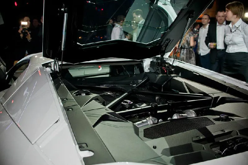3308806-lamborghini-aventador.jpg