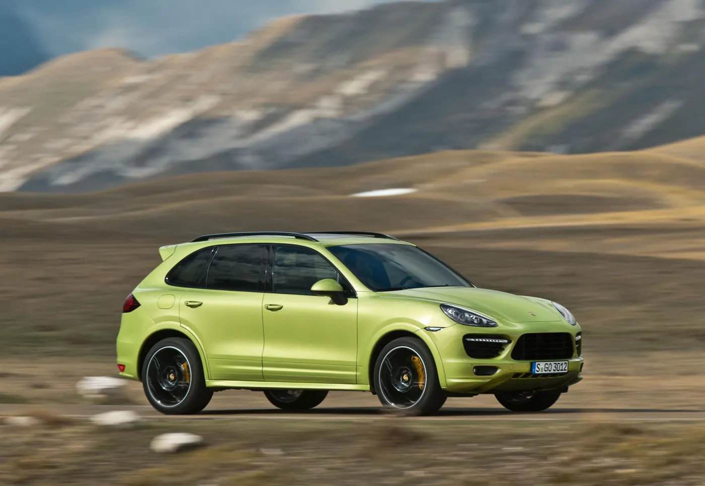  Porsche cayenne GTS