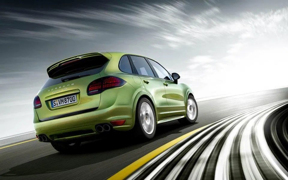 3341575-porsche-cayenne-gts.jpg