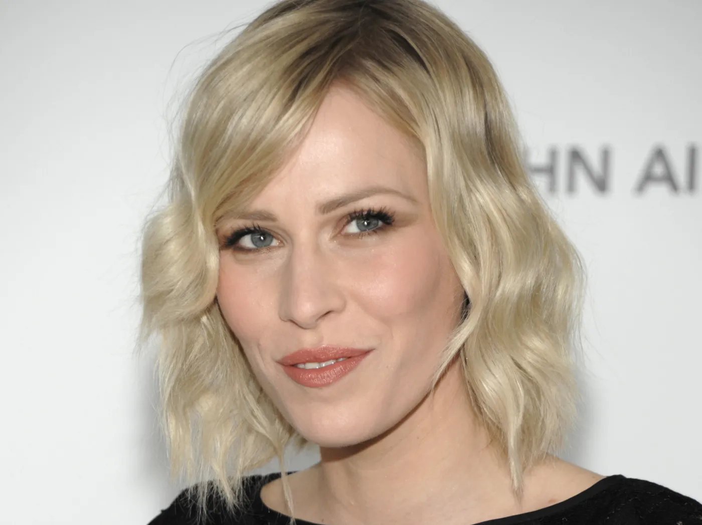 3354477-natasha-bedingfield.jpg