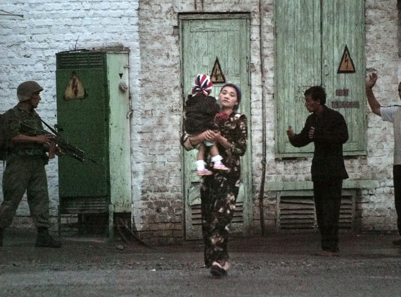 3462806-uzbekistan-zolnierz.jpg