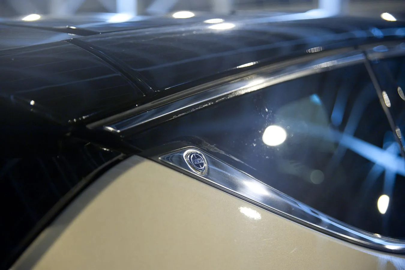 3114288-lancia-delta-seria-1.jpg
