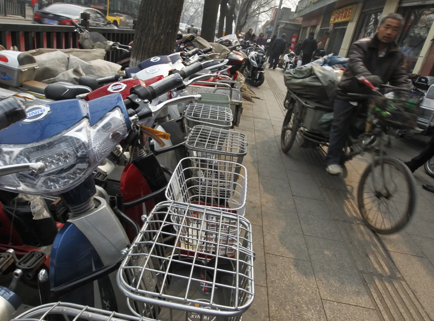 3230459-rower-chiny-motorower.jpg