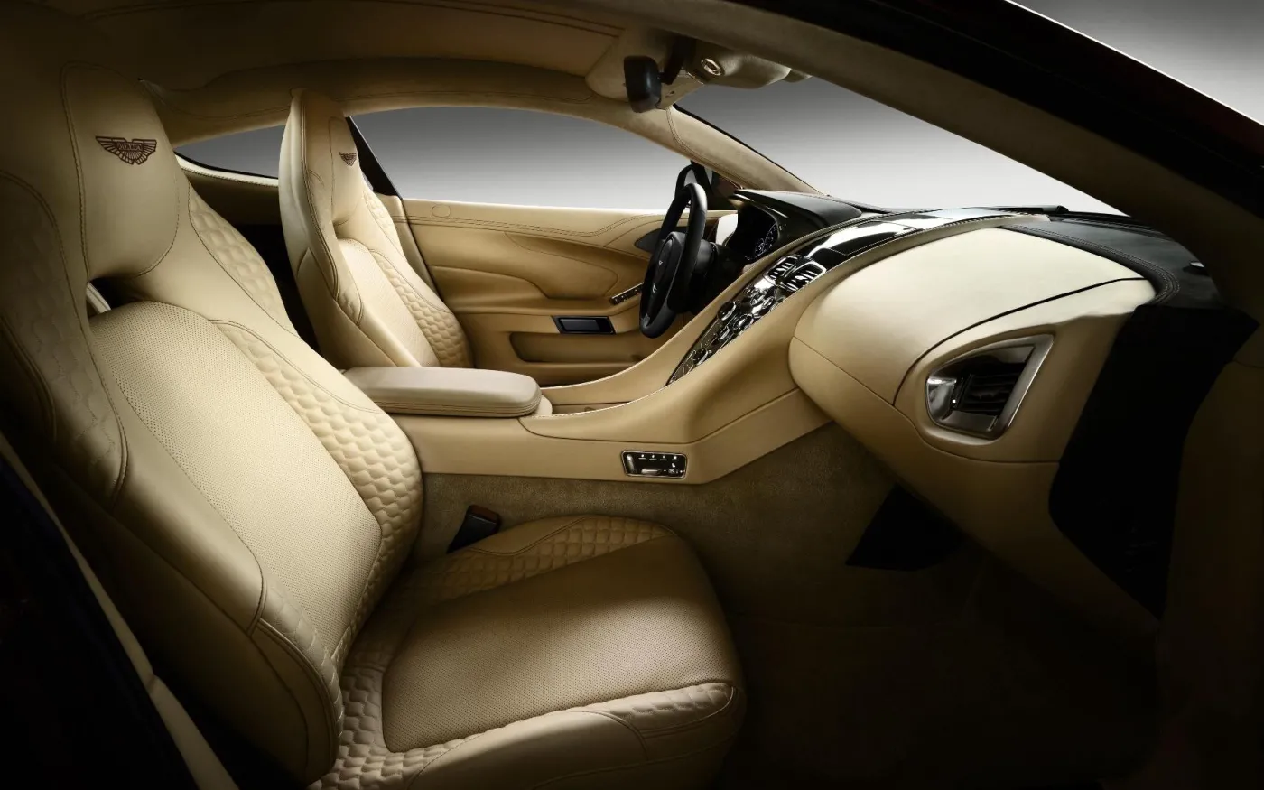 3673130-aston-martin-vanquish.jpg