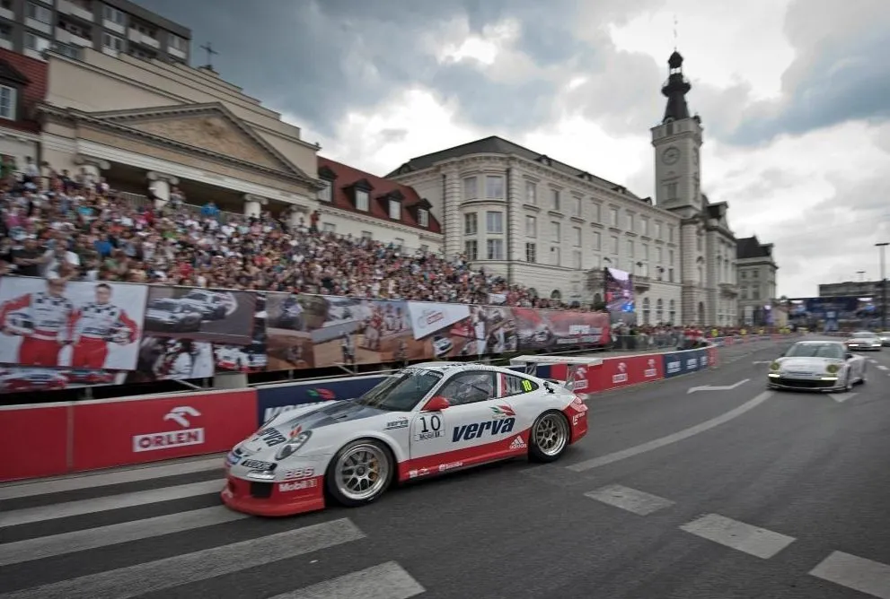 Szalona jazda przez Warszawę, czyli nadciąga Verva Street Racing