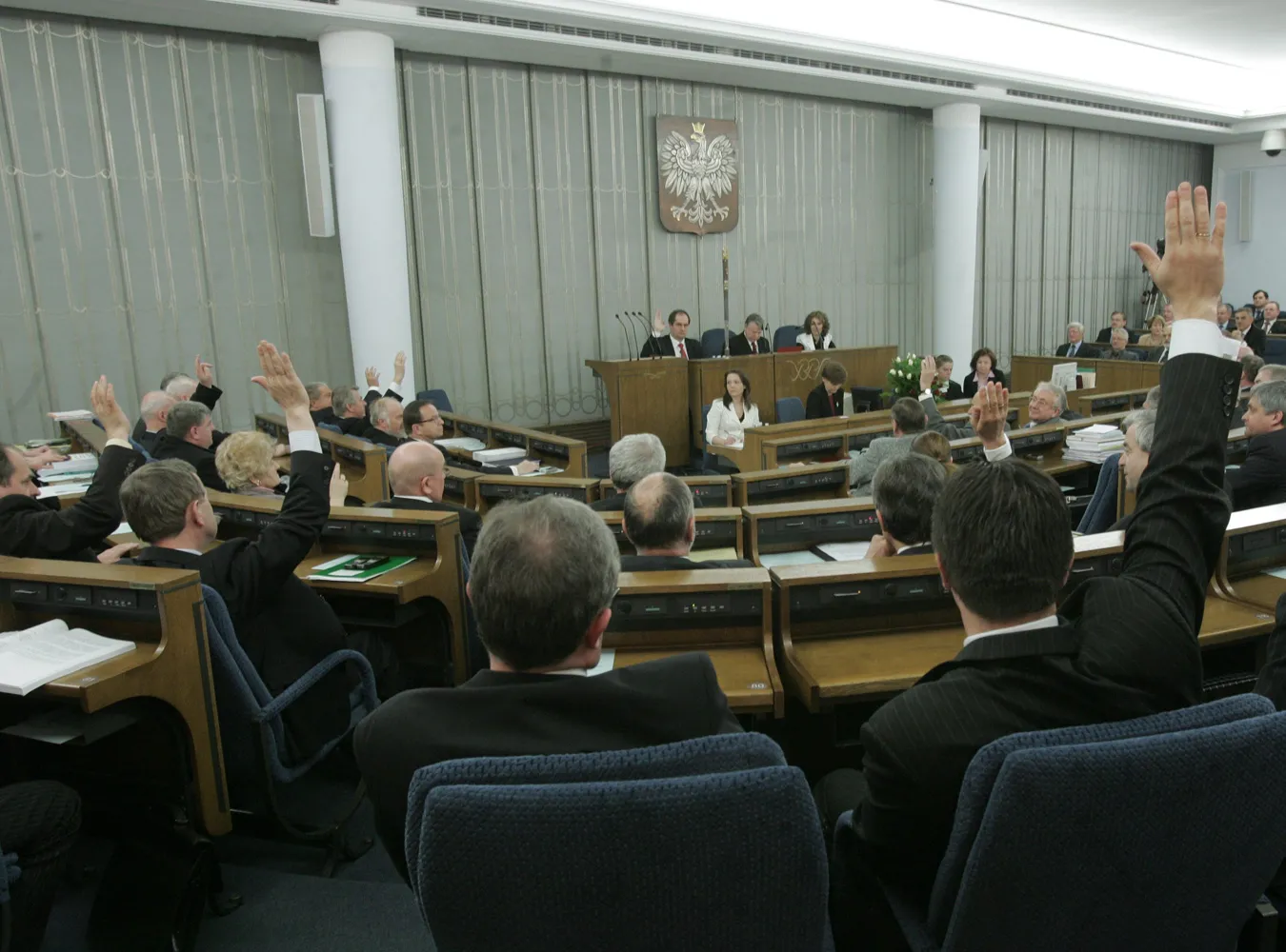 Senat przgłosował ustawę odbierającą przywileje esbekom