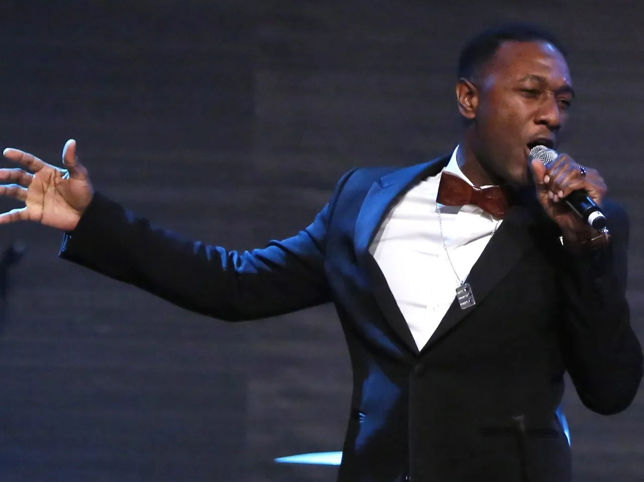 3567480-aloe-blacc-w-cannes.jpg