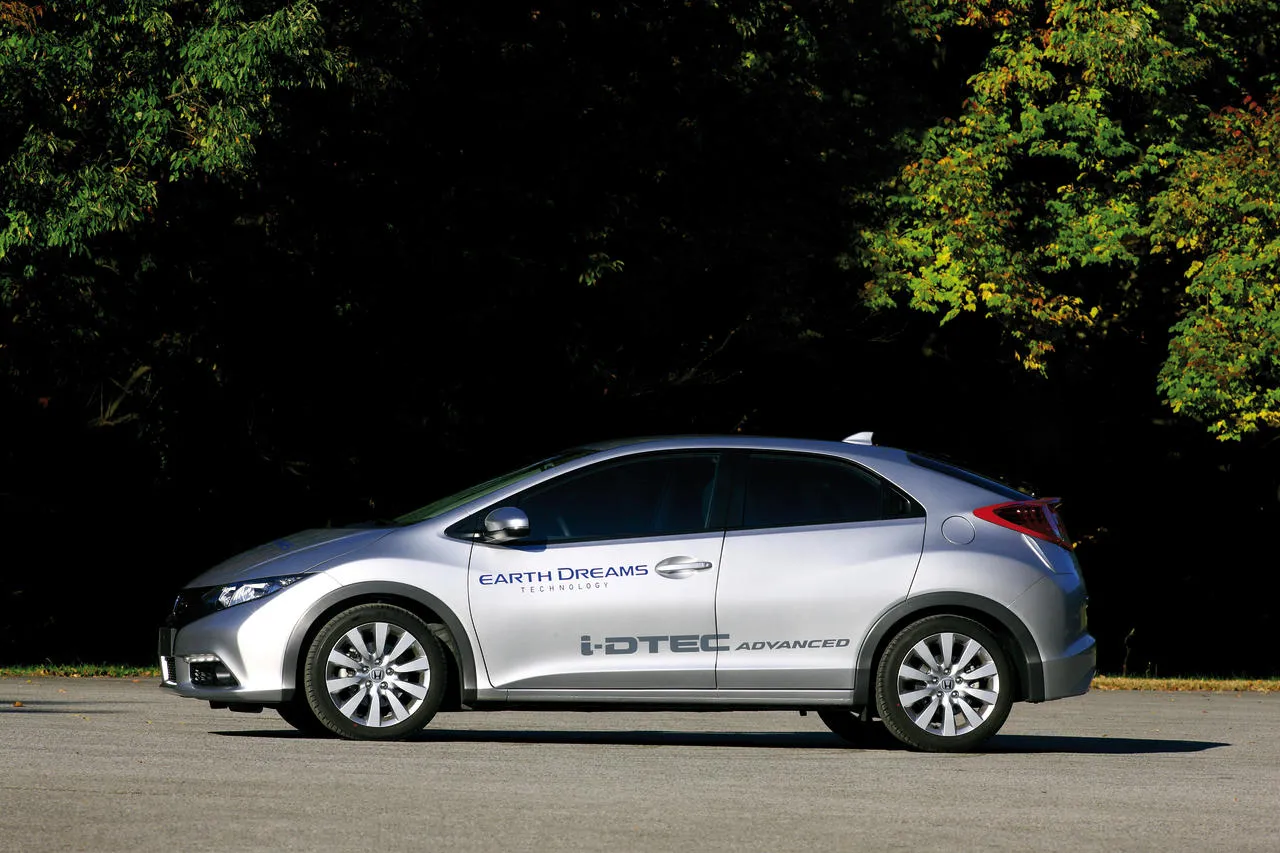 4058426-16901-honda-civic-1.jpg