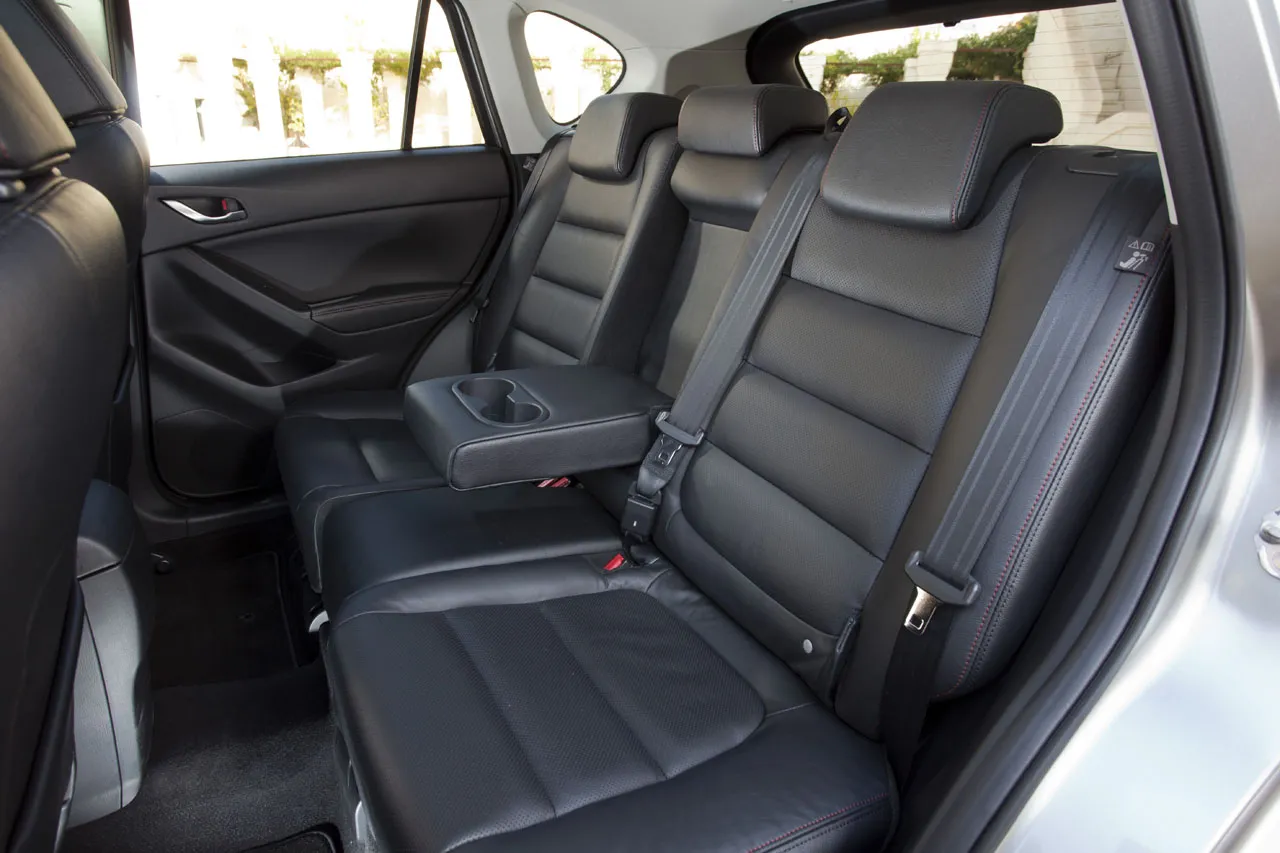 4219190-cx-5-2012-interior-13.jpg