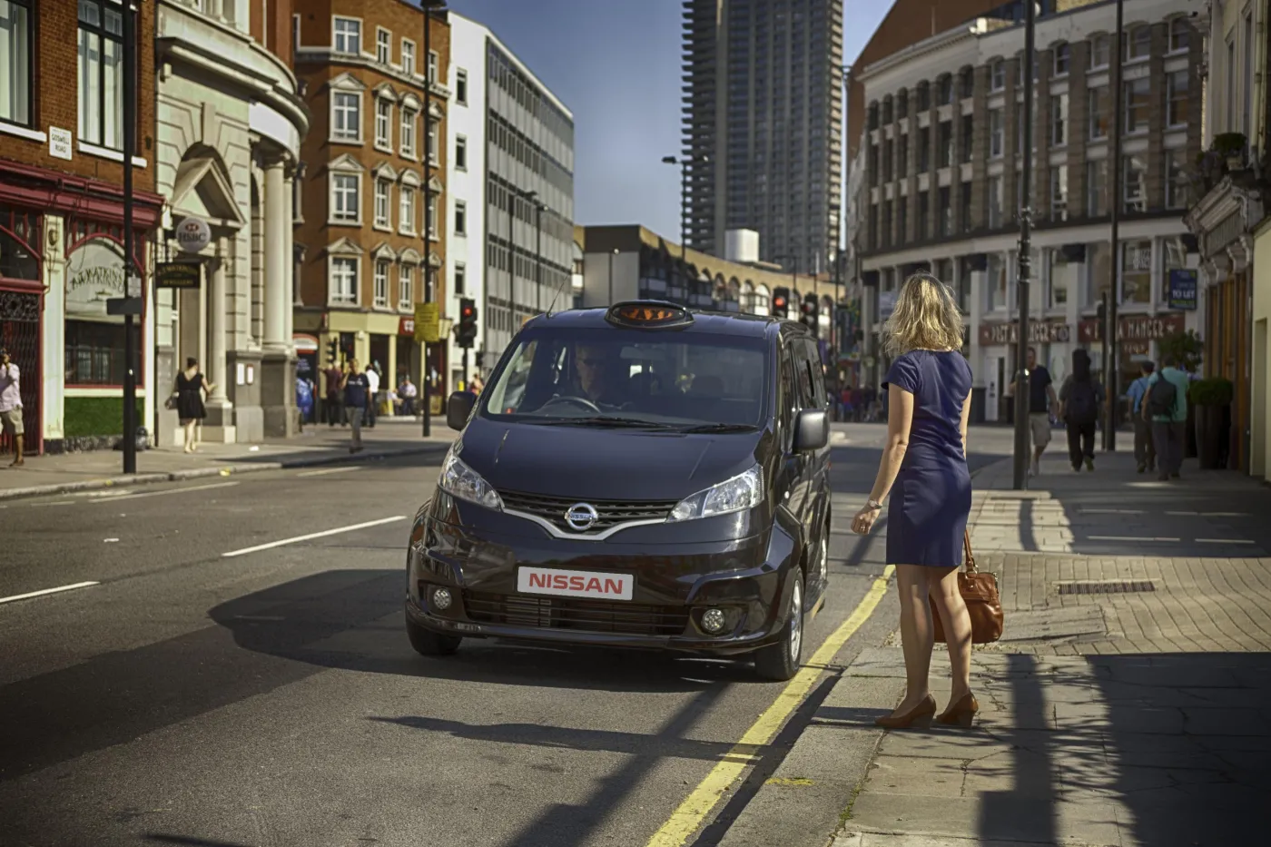 3874665-582615-nv200-taxi-1.jpg