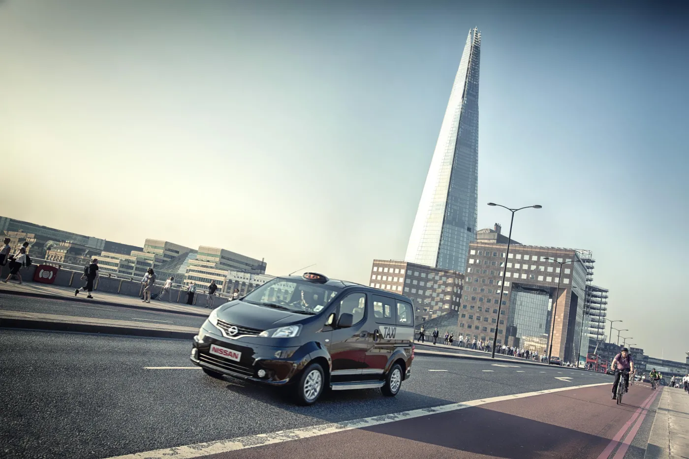 3874723-582624-nv200-taxi-3.jpg