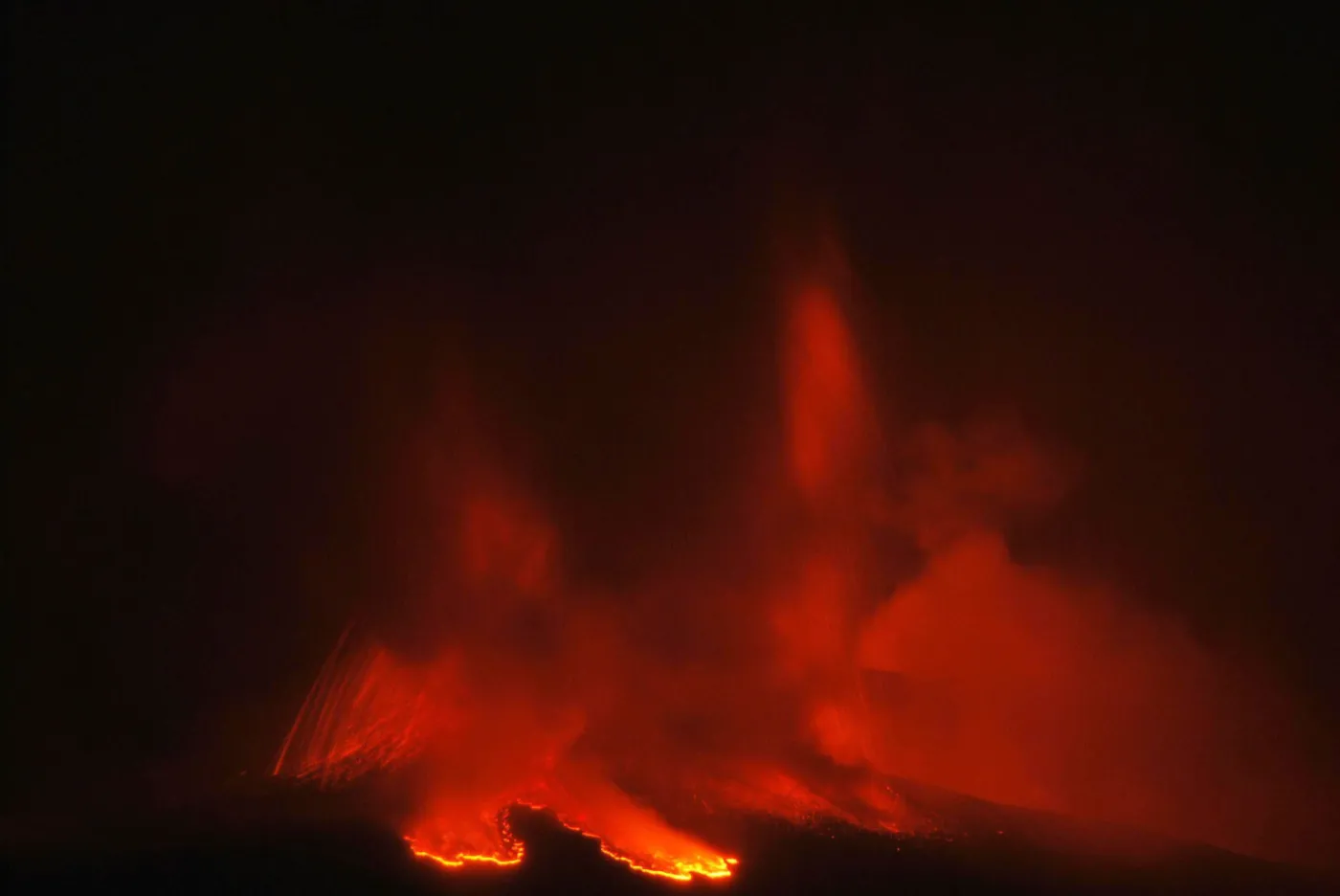 4435895-wybuch-wulkanu-etna.jpg