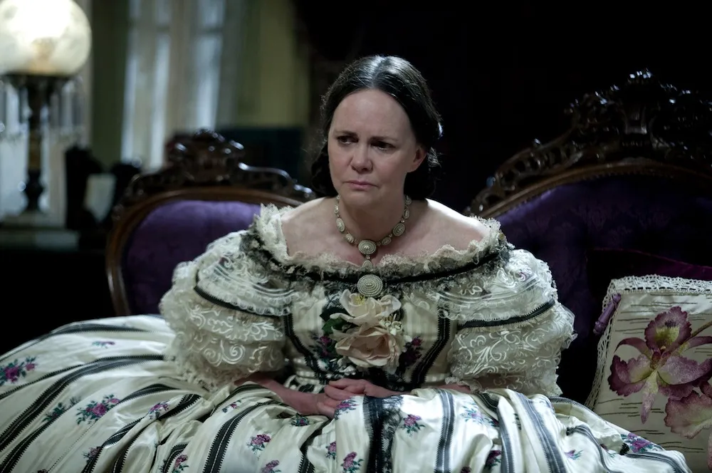 4402684-sally-field-lincoln.jpg