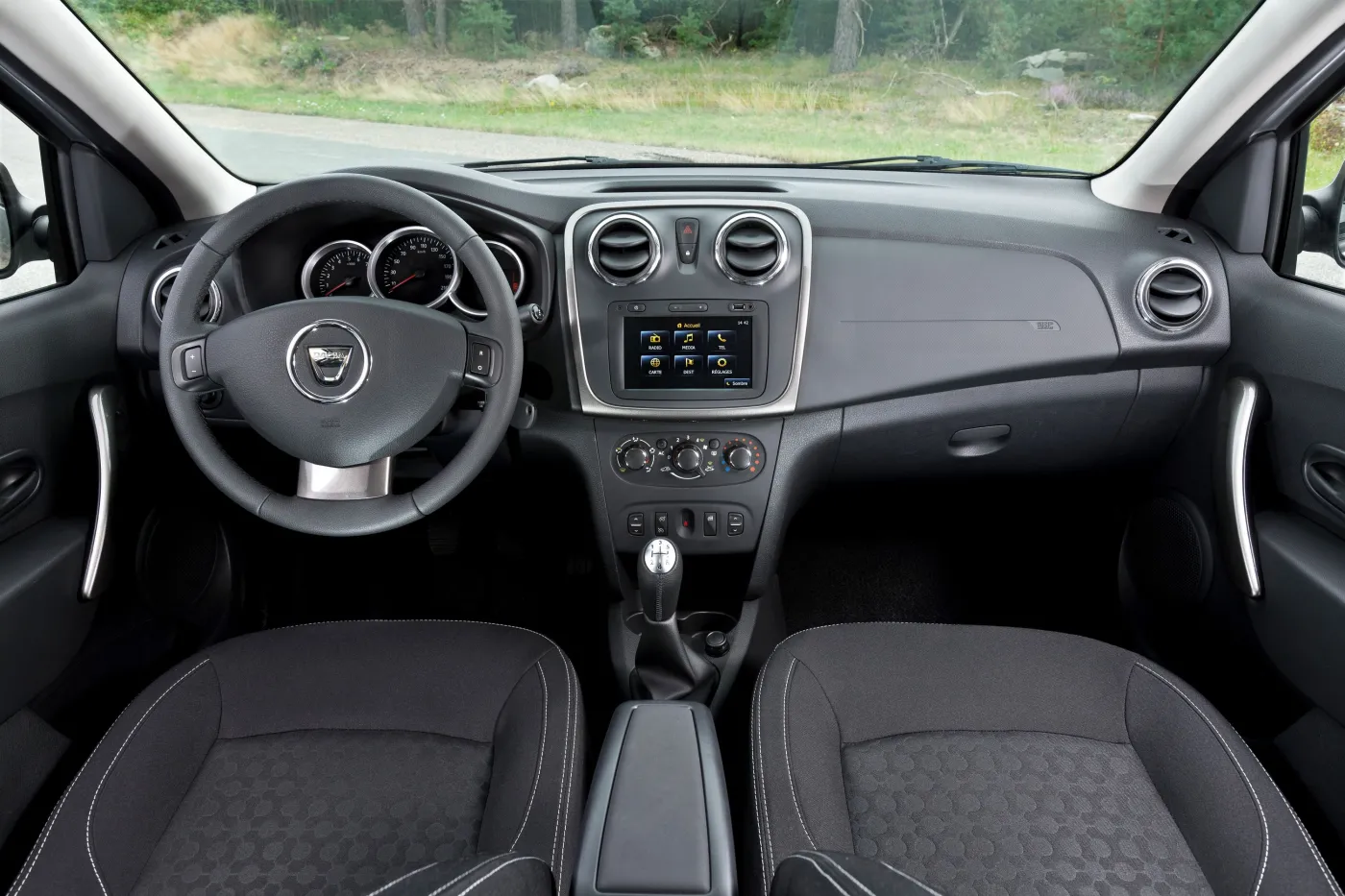 4608621-dacia-33473-global-en.jpg