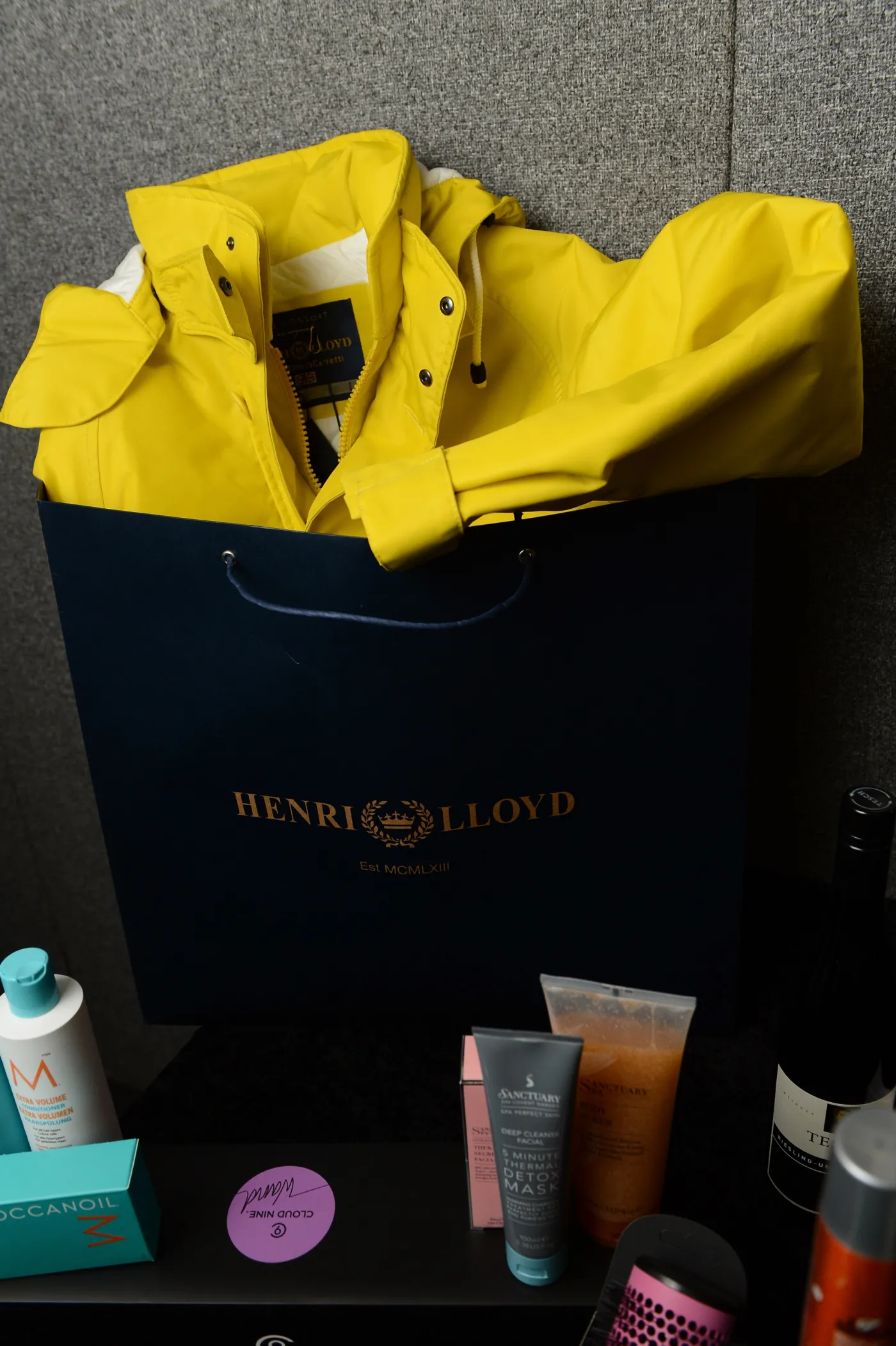 4265785-mtv-artist-goodie-bag.jpg