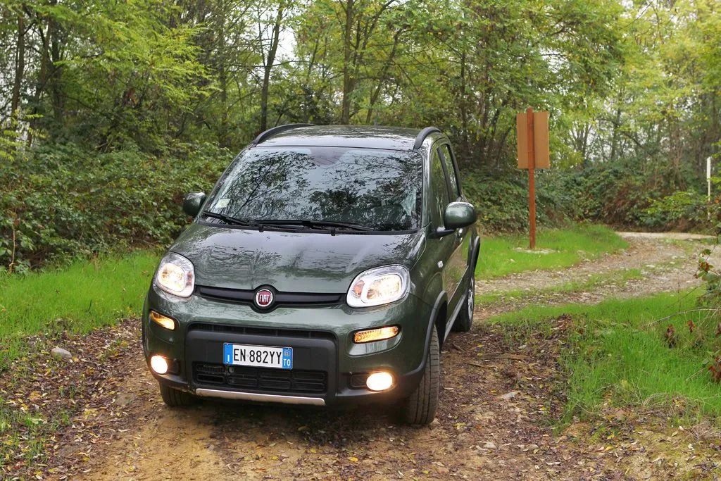 4271553-121016-f-panda-4x4-6.jpg