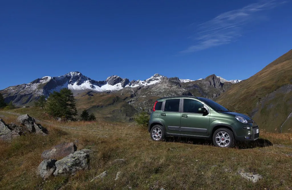 4271322-121016-f-panda-4x4-6.jpg