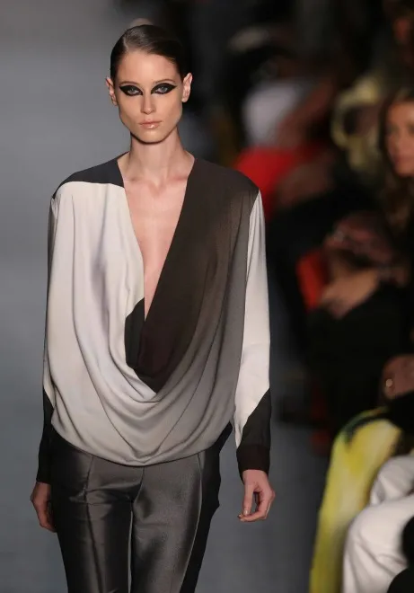 4282123-brazil-fashion-week.jpg