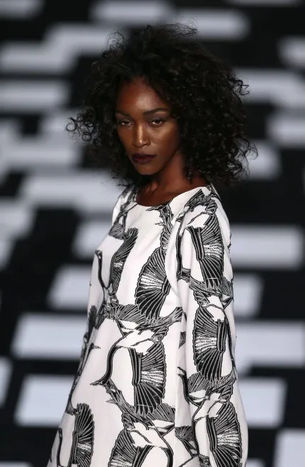 4282176-brazil-fashion-week.jpg