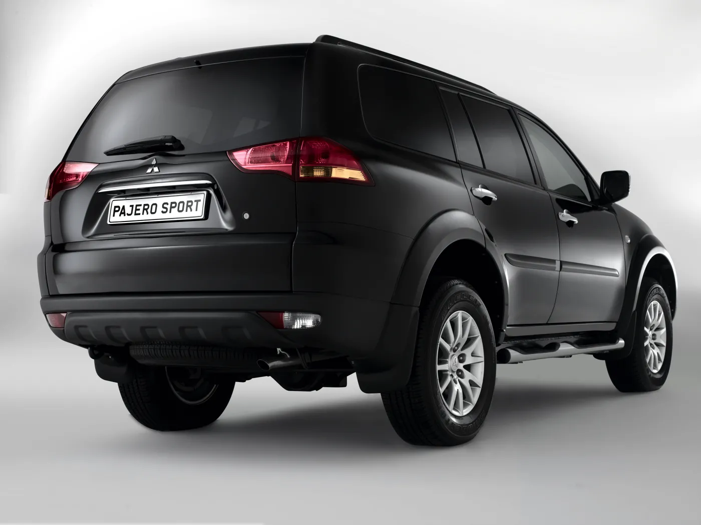 4296126-mitsubishi-016722-1.png