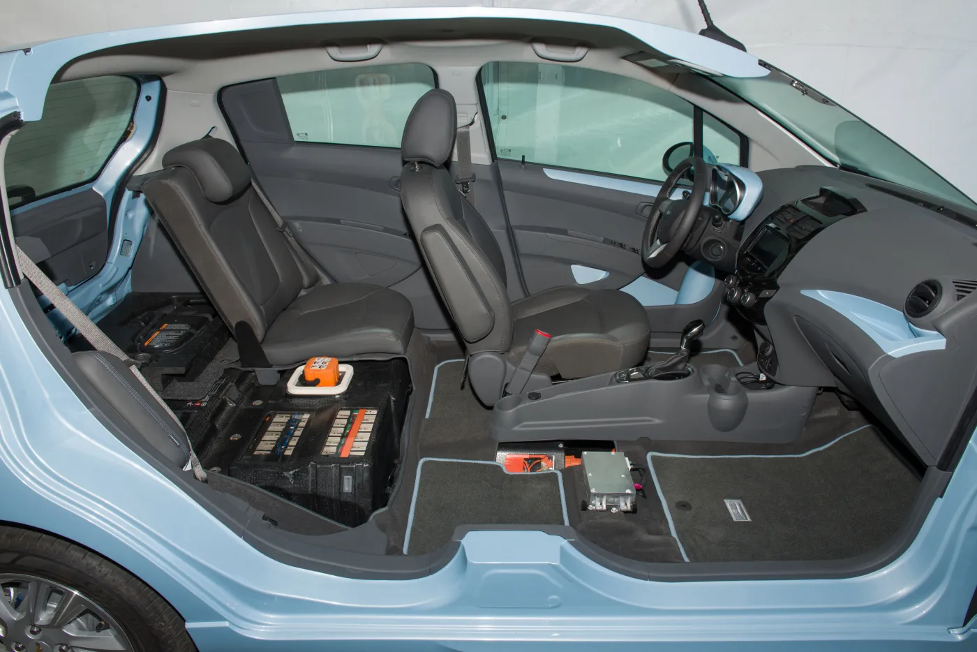 4322926-chevysparkevcutaway11.jpg