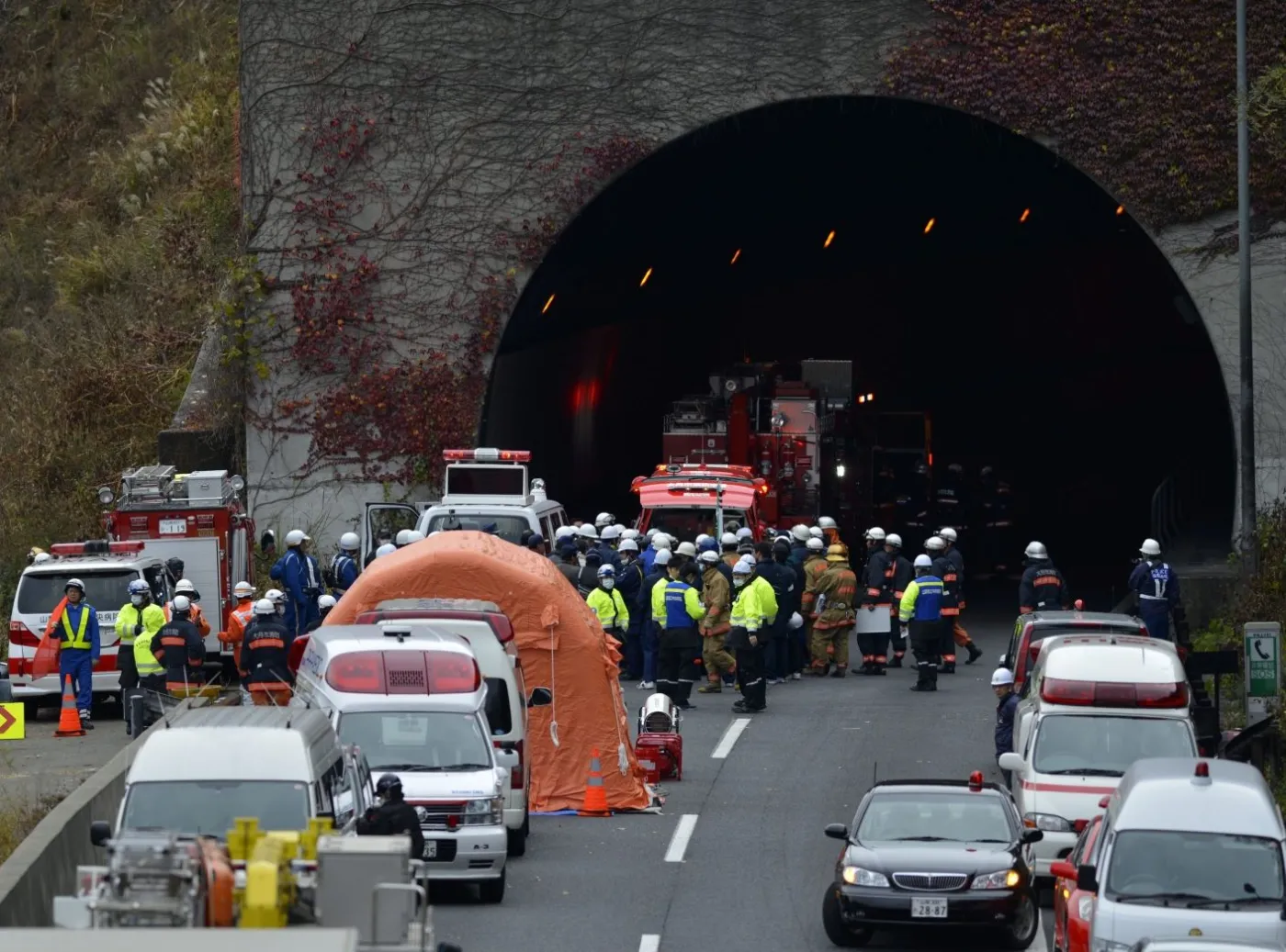 4346313-tunel-japonia-wypadek.jpg