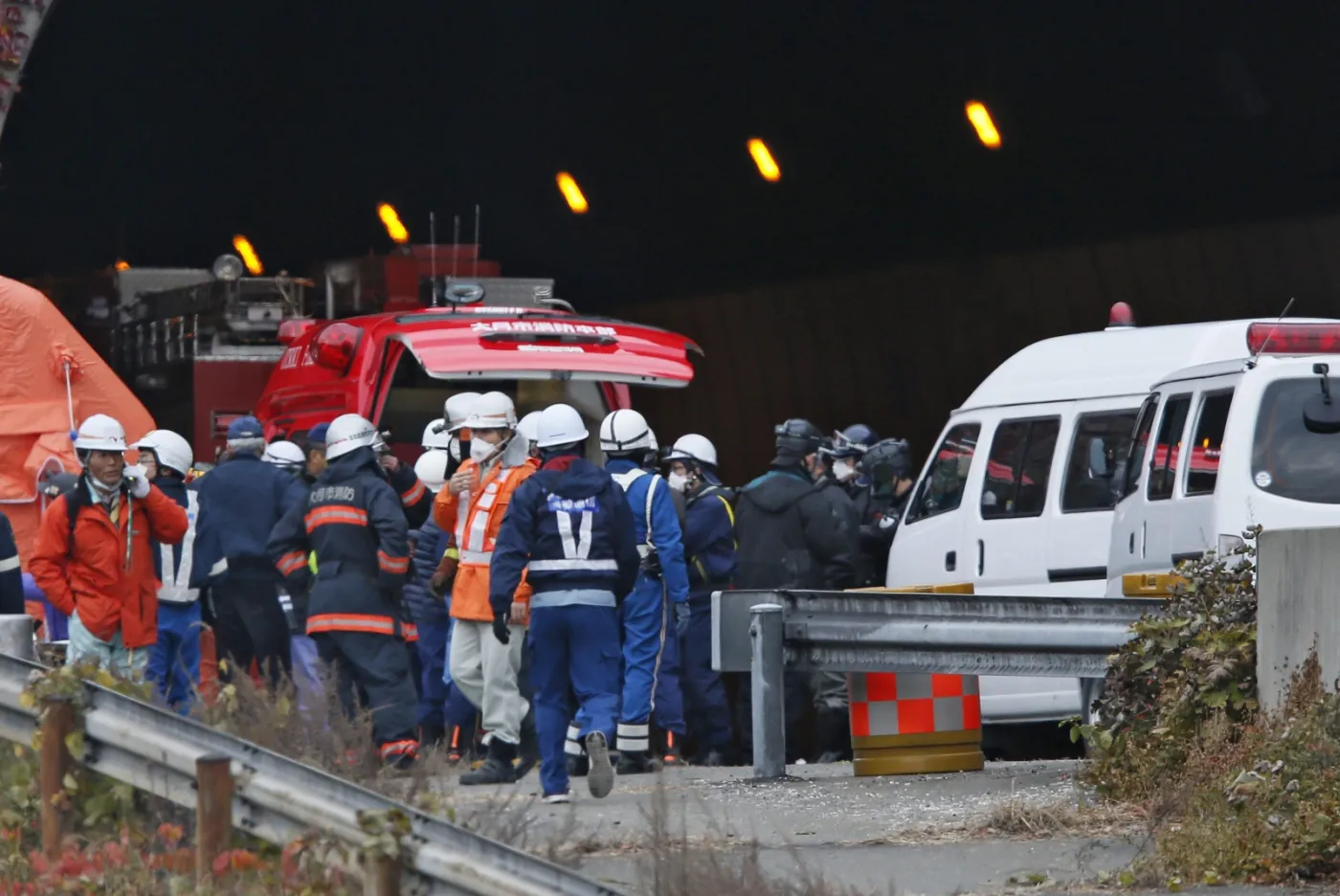 4346371-tunel-japonia-wypadek.jpg