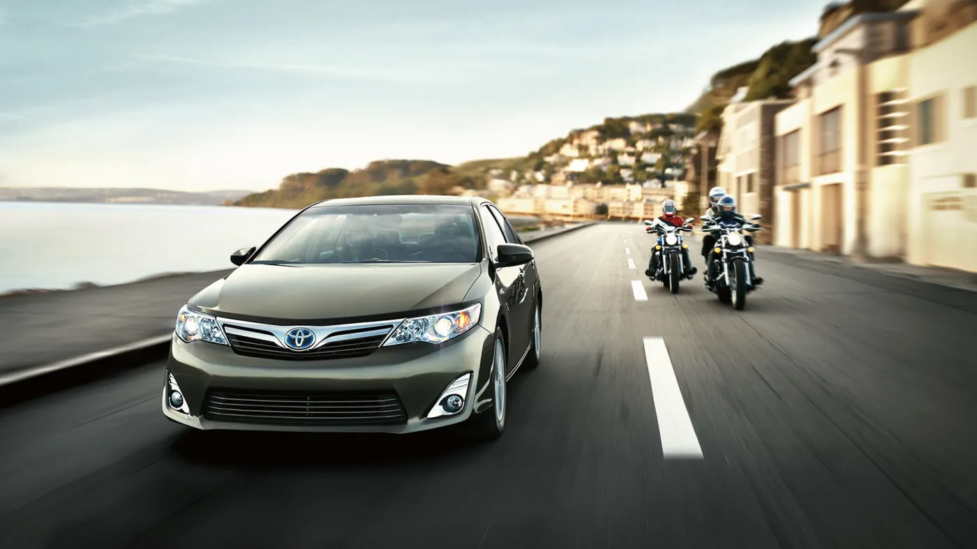 4842833-camry-motocycle-coast.jpg