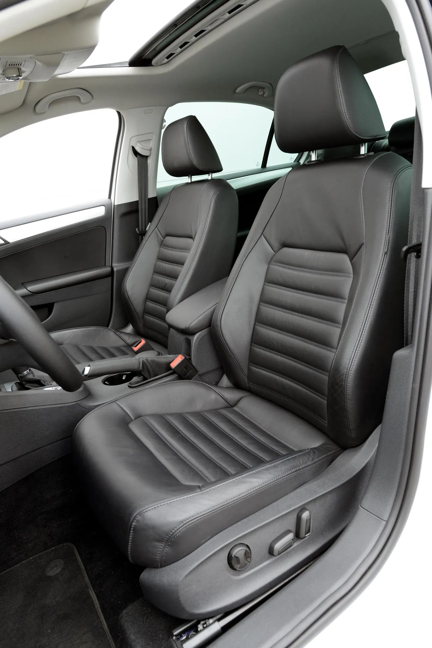 4864349-vw-jetta-hybrid-1932.jpg