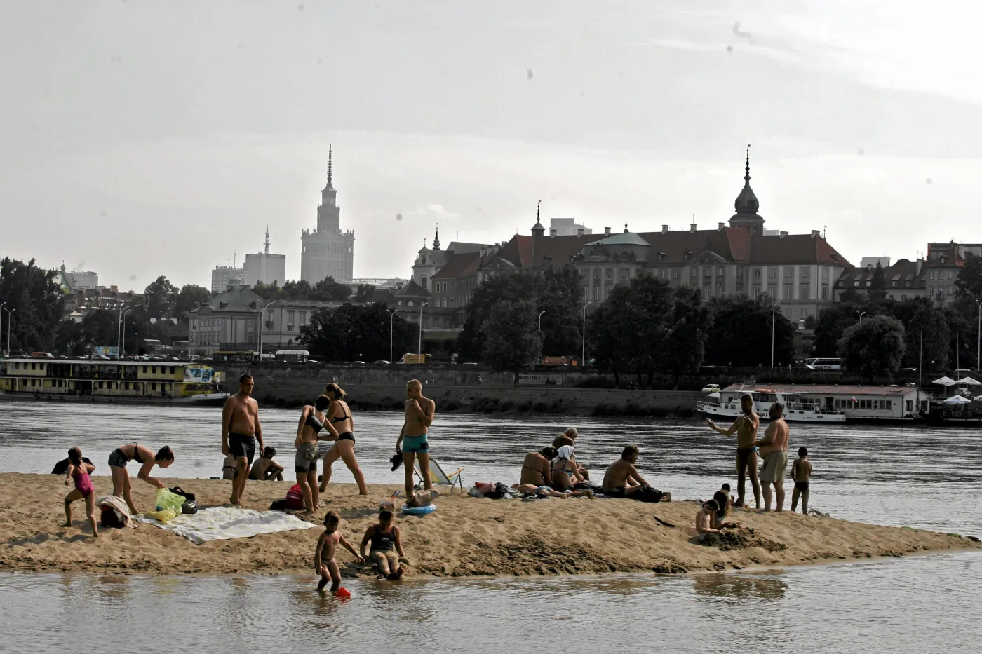 5038697-plaza-wisla-warszawa.jpg