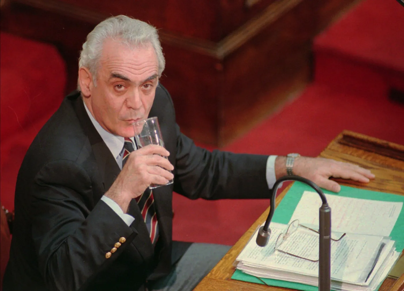 5260691-akis-tsochatzopoulos.jpg